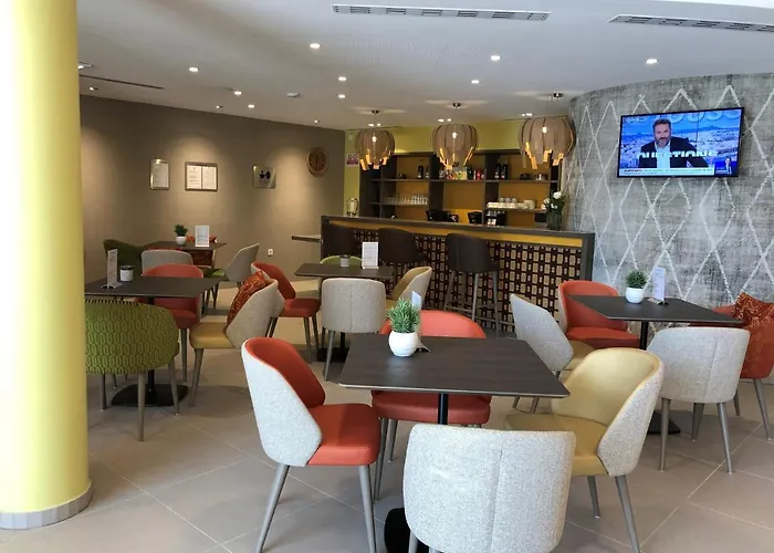 Aparthotel Les Tisserands - Domitys Beauvais